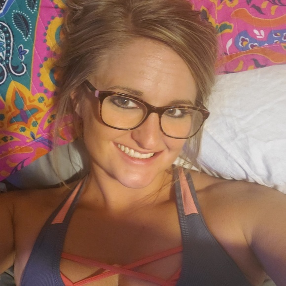 Meet your Posher, Kellie - Picture 2 of 3